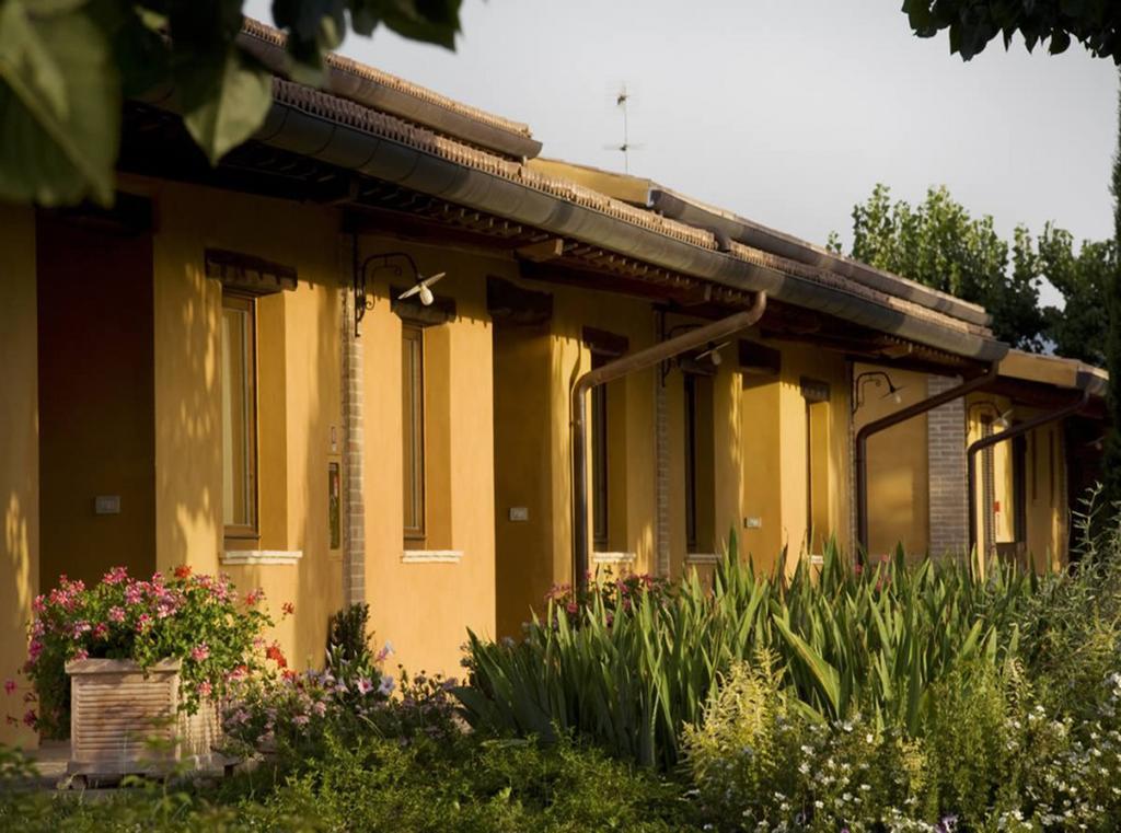 Il Baio Relais & Natural Spa Camporoppolo Exteriör bild